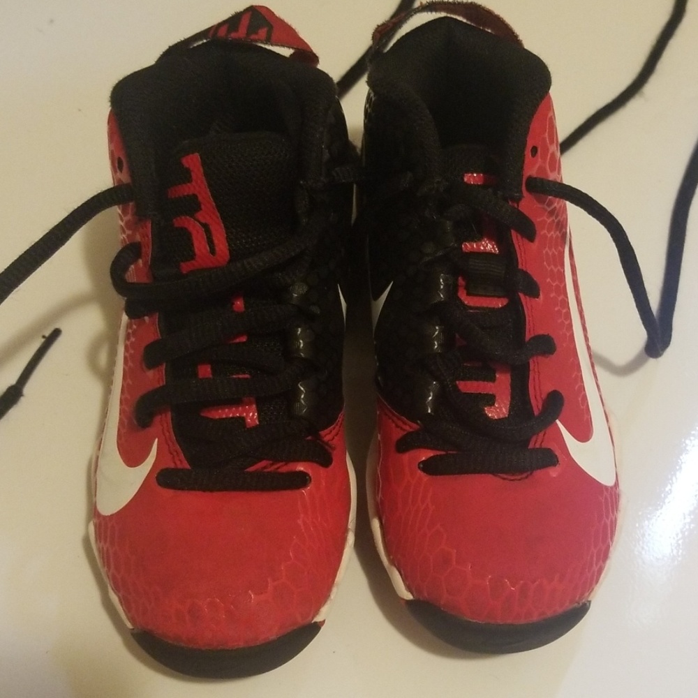 Kids baseball cleats